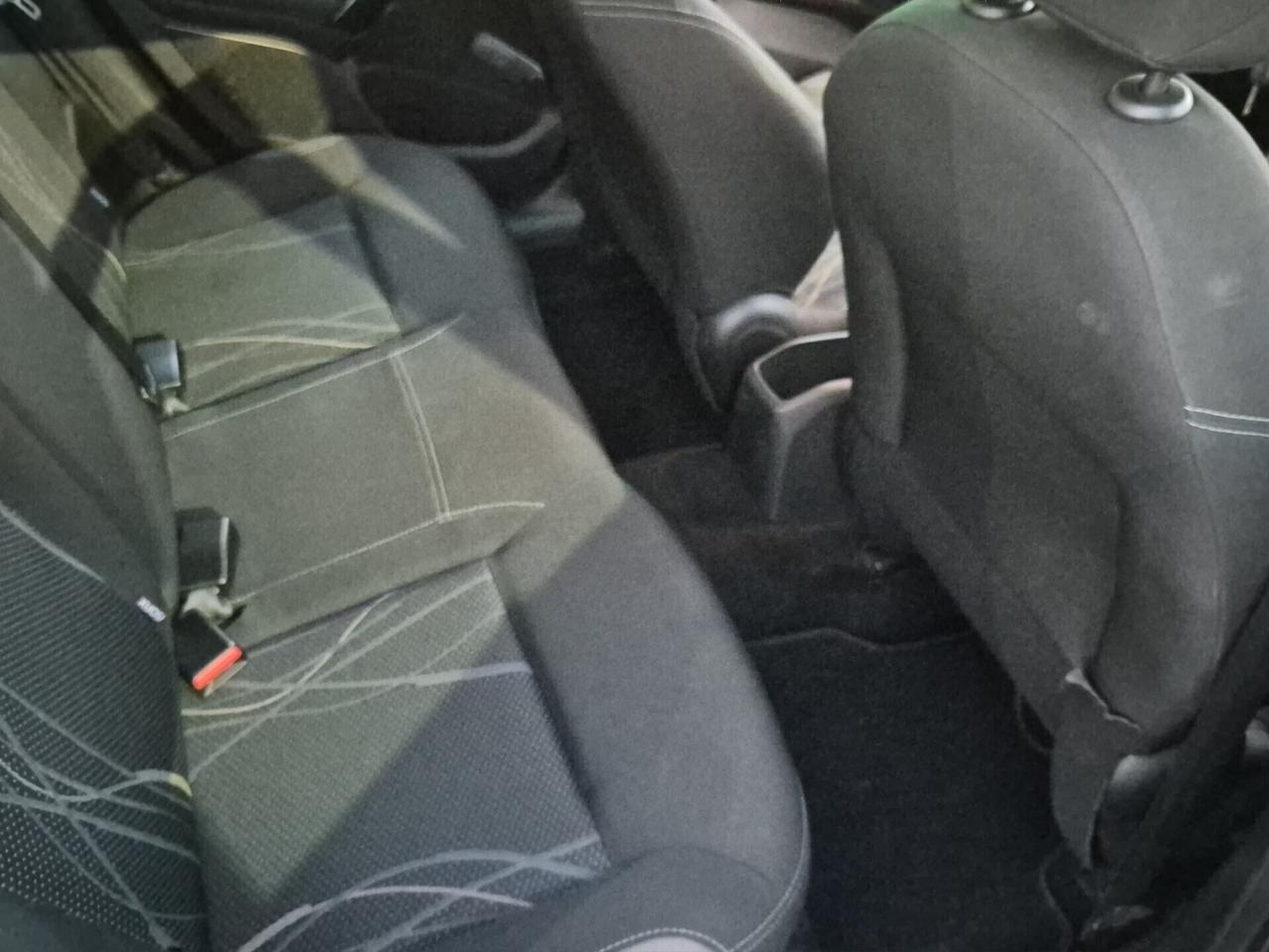 Peugeot 208 gpl