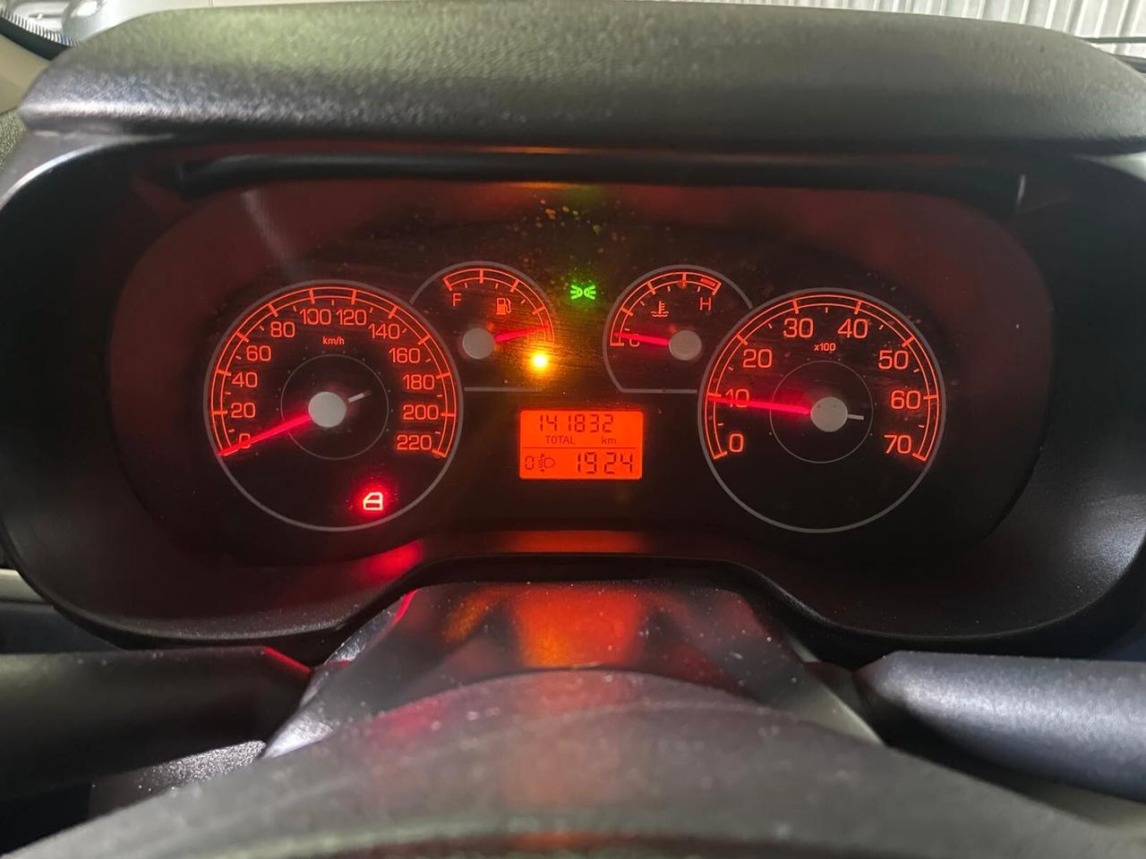 FIAT GRANDE PUNTO 1.2 - NEOPATENTATI