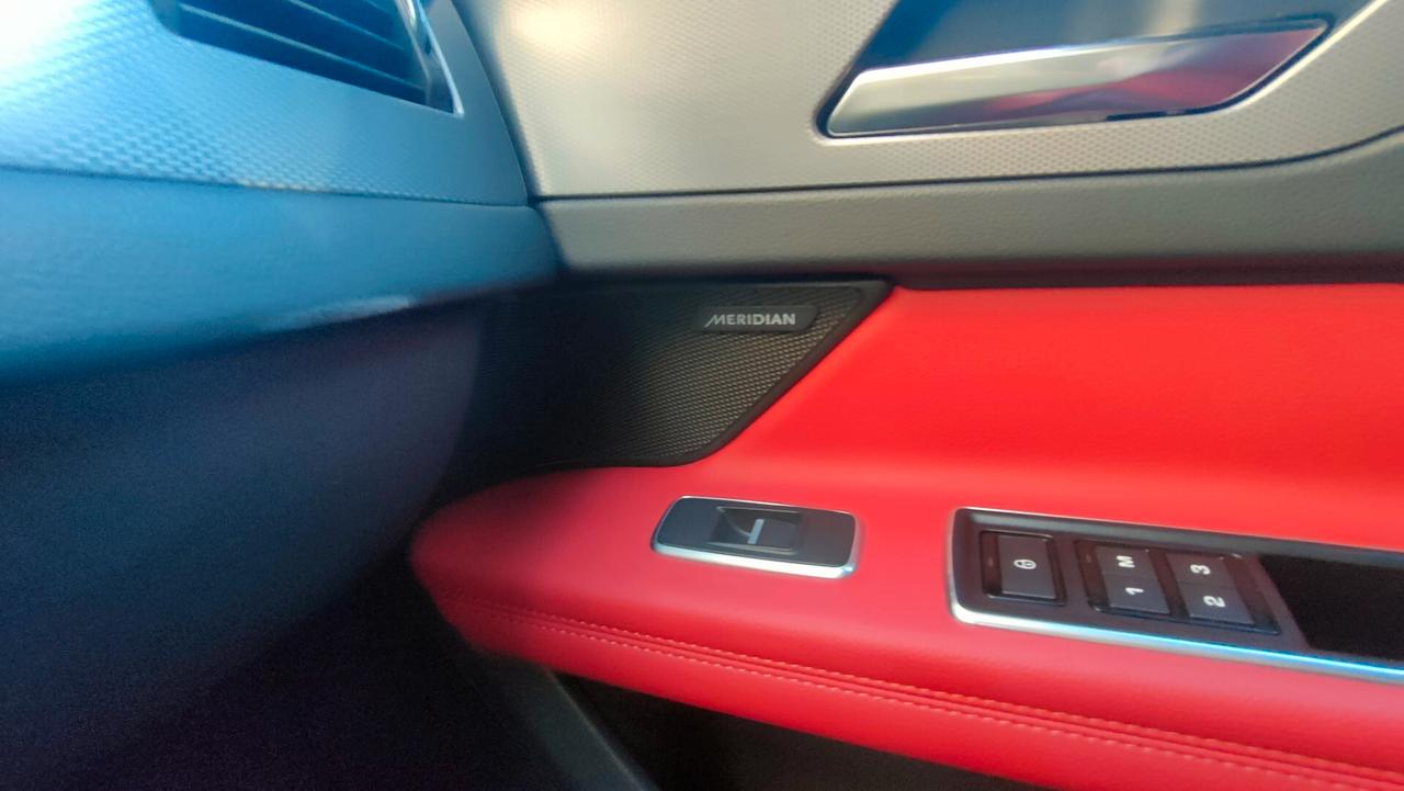 Jaguar XF 2.0 D 180 CV R-Sport