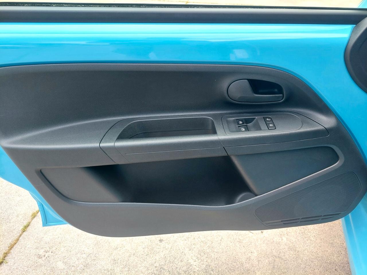 VOLKSWAGEN up! 1.0 5p. take up! BMT - 2020