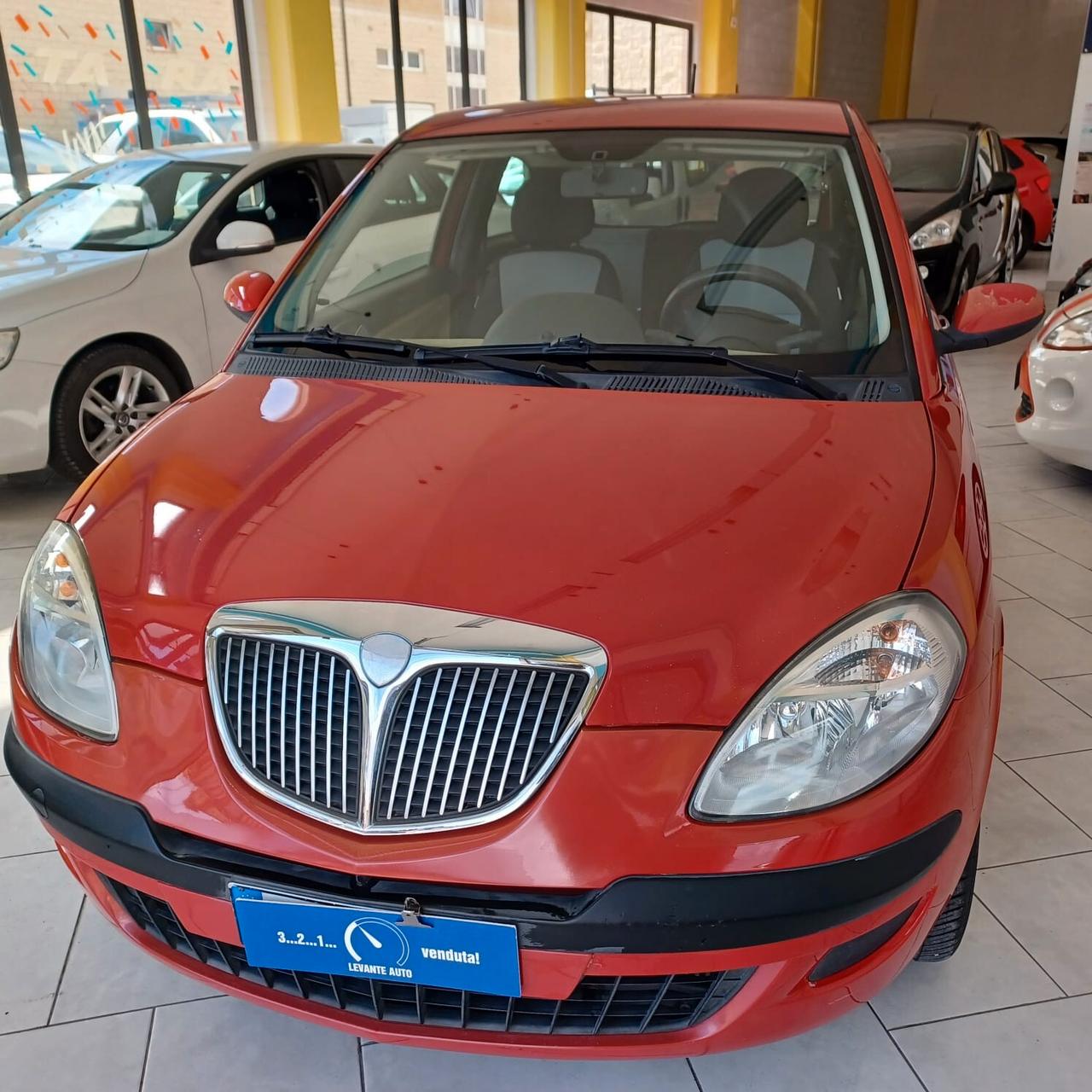 LANCIA YPSILON 1.3 MJTD NEOPATENTATI