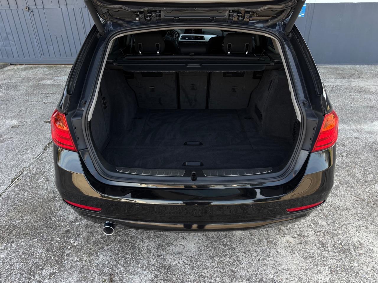 Bmw 318d Touring Business aut. Garanzia 12 mesi