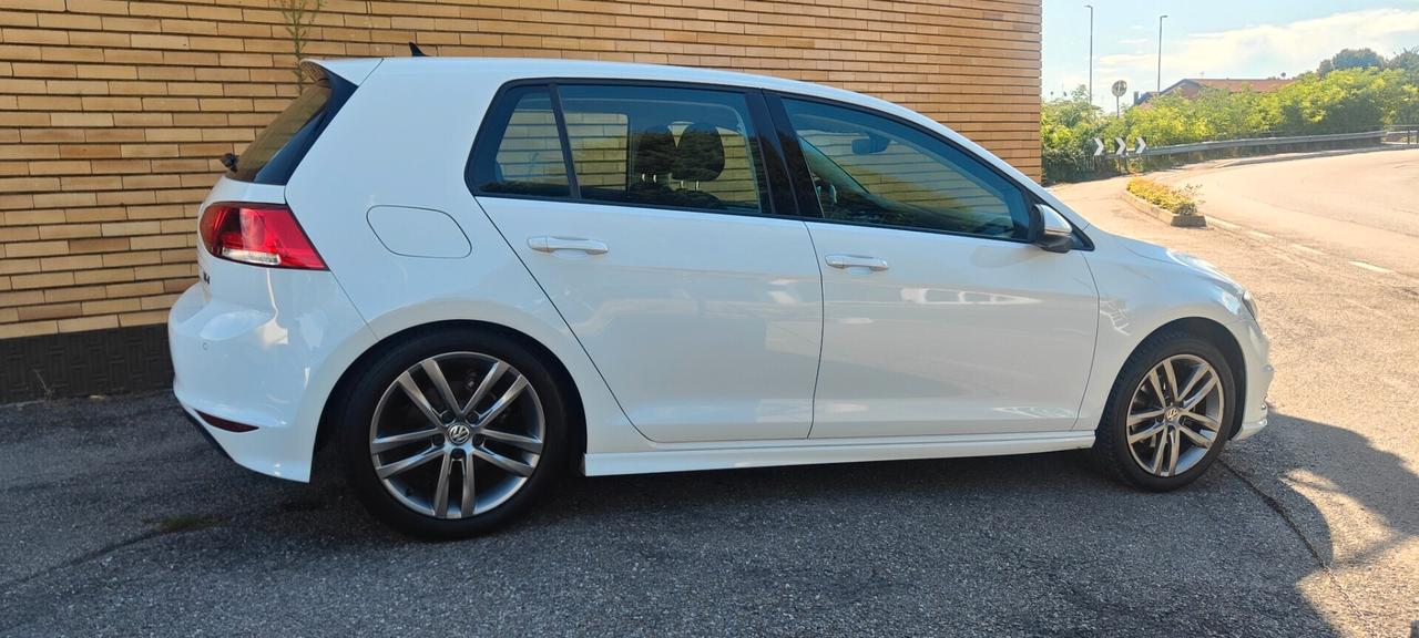 Volkswagen Golf 1.6 TDI 110 CV 5p. R-LINE
