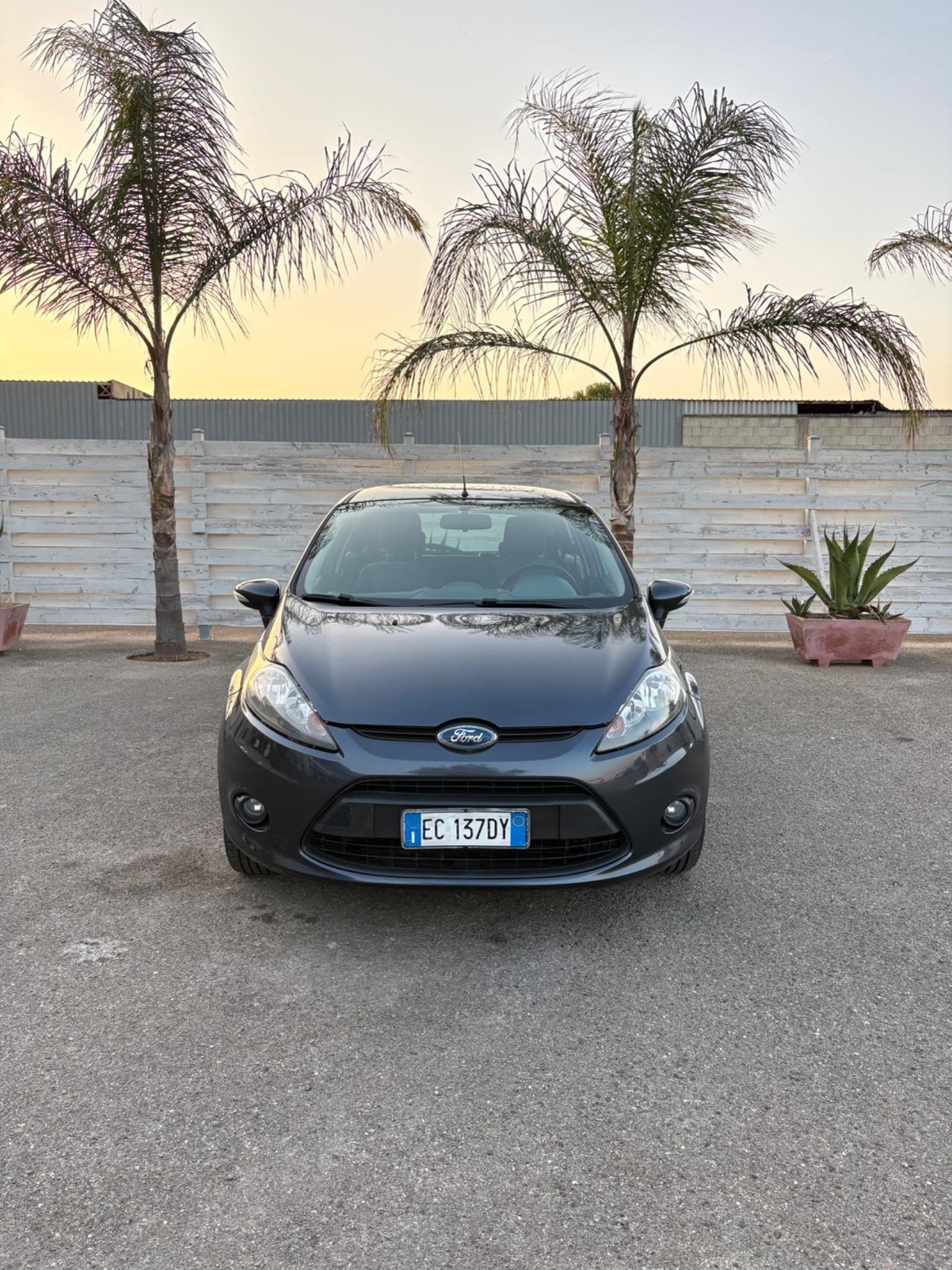 Ford Fiesta 1.2 5 porte con soli 76.000 kilometri