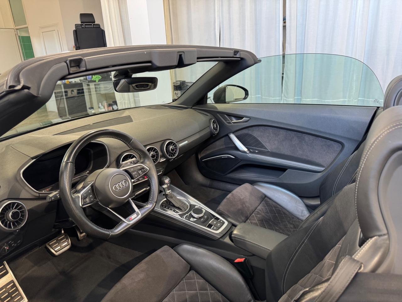 Audi TT Roadster 2.0 TFSI quattro S tronic line