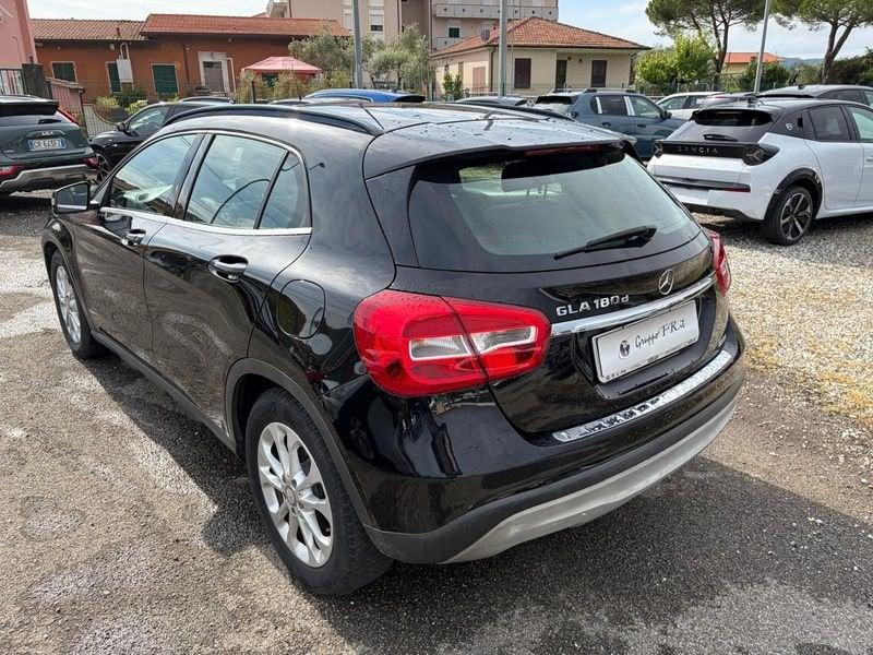 Mercedes-Benz GLA 180 d Business