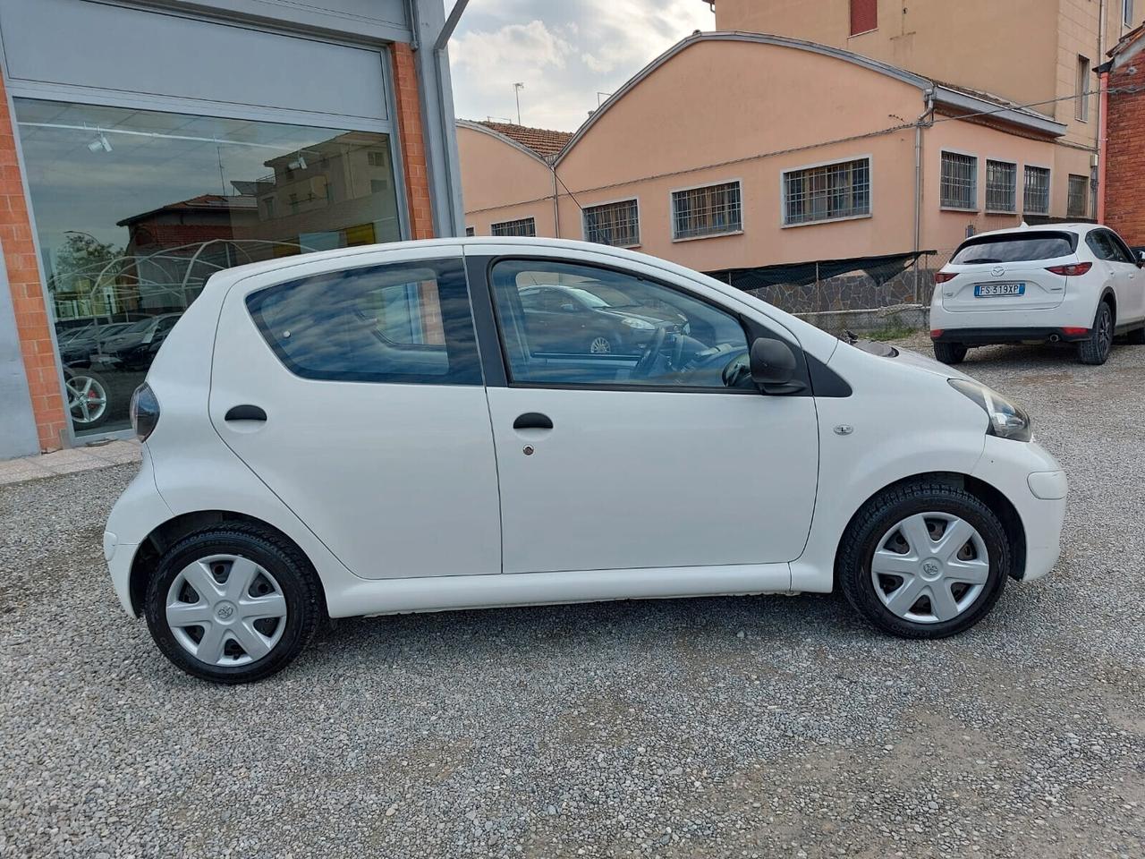 Toyota Aygo 1.0 12V VVT-i 5 porte Connect UNICO PROP