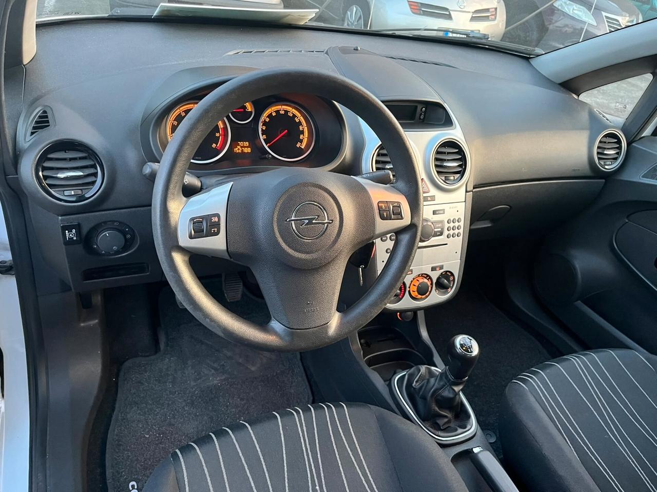 Opel Corsa D 1.2 80cv Enjoy Benzina e GPL Fabbrica