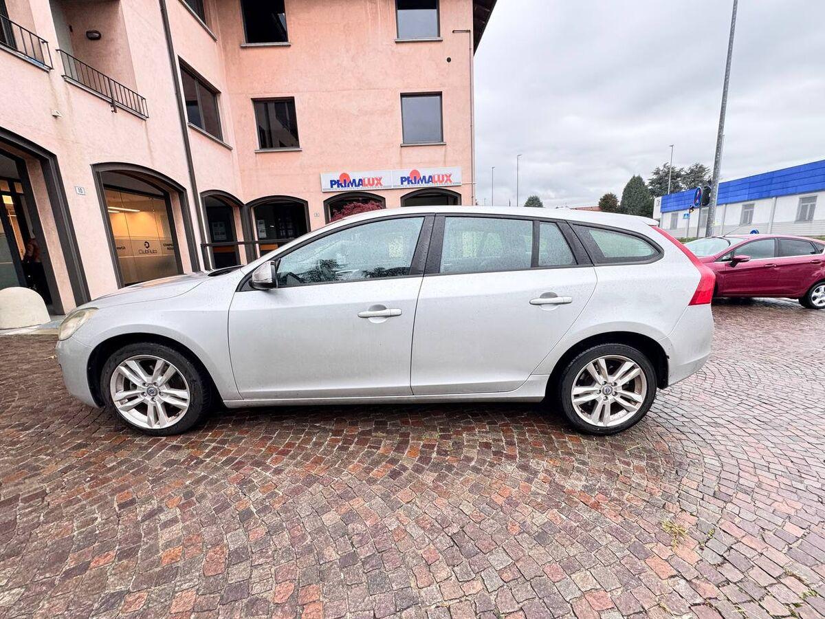 Volvo V60 I 2010 V60 2.0 D3 Summum