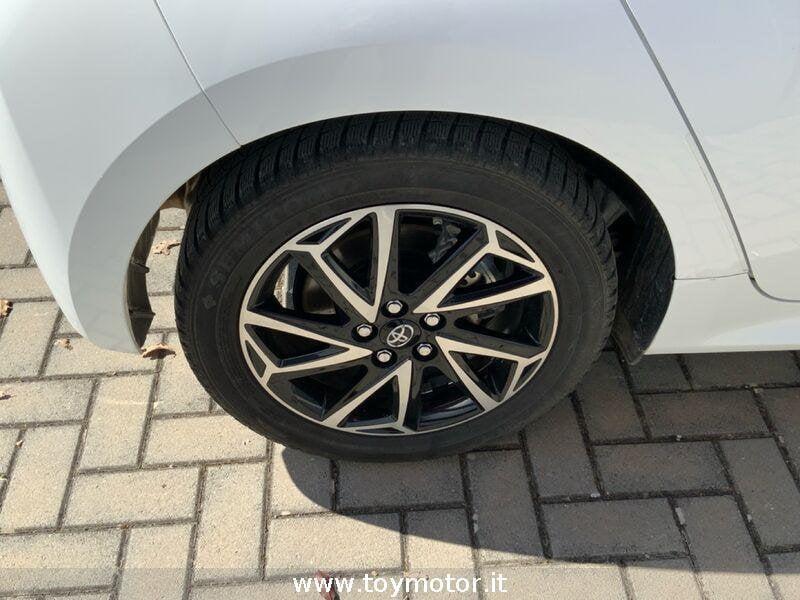 Toyota Yaris 4ª serie 1.5 Hybrid 5 porte Trend