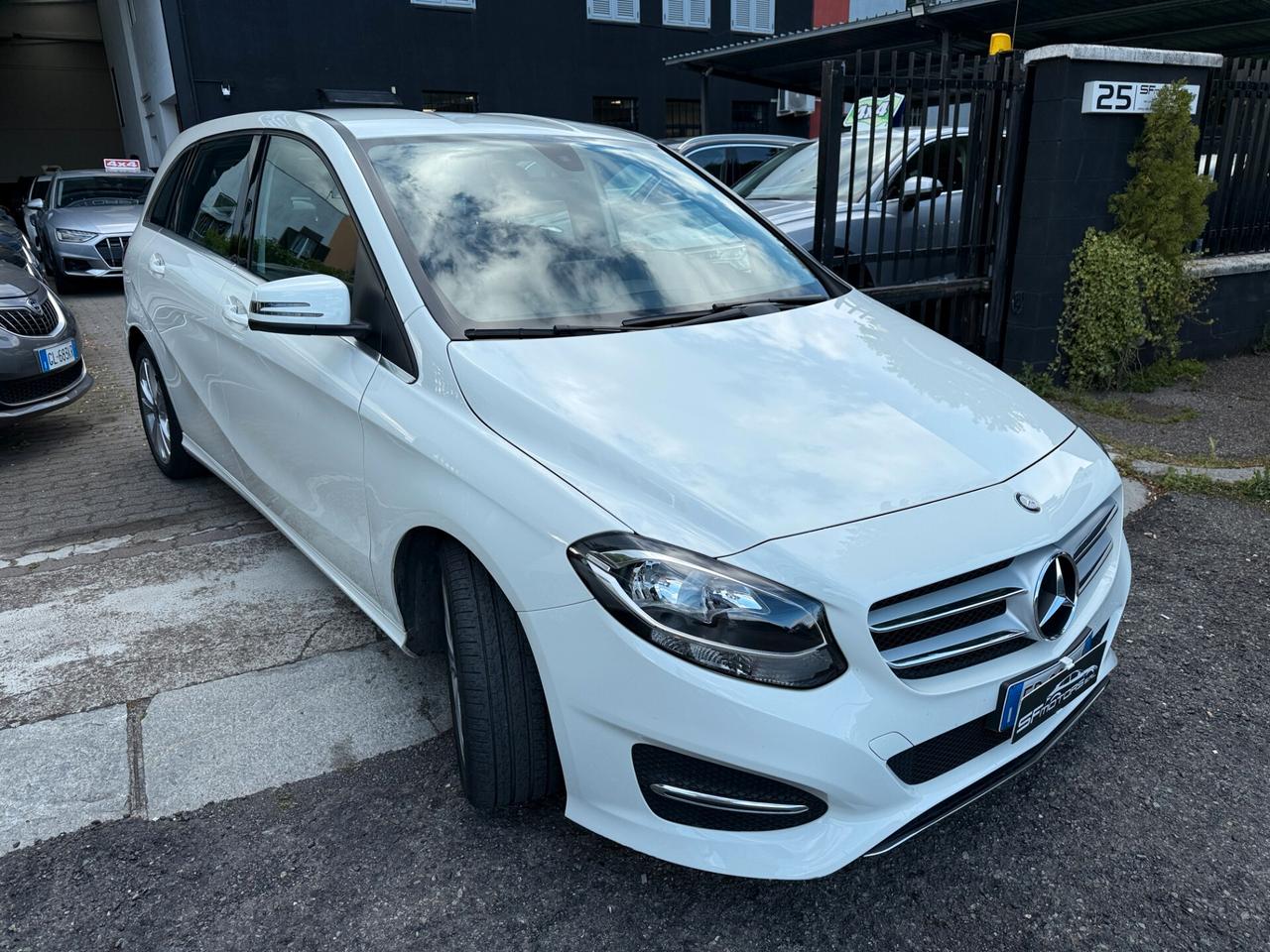 Mercedes-benz B 180 B 180 d Automatic Premium