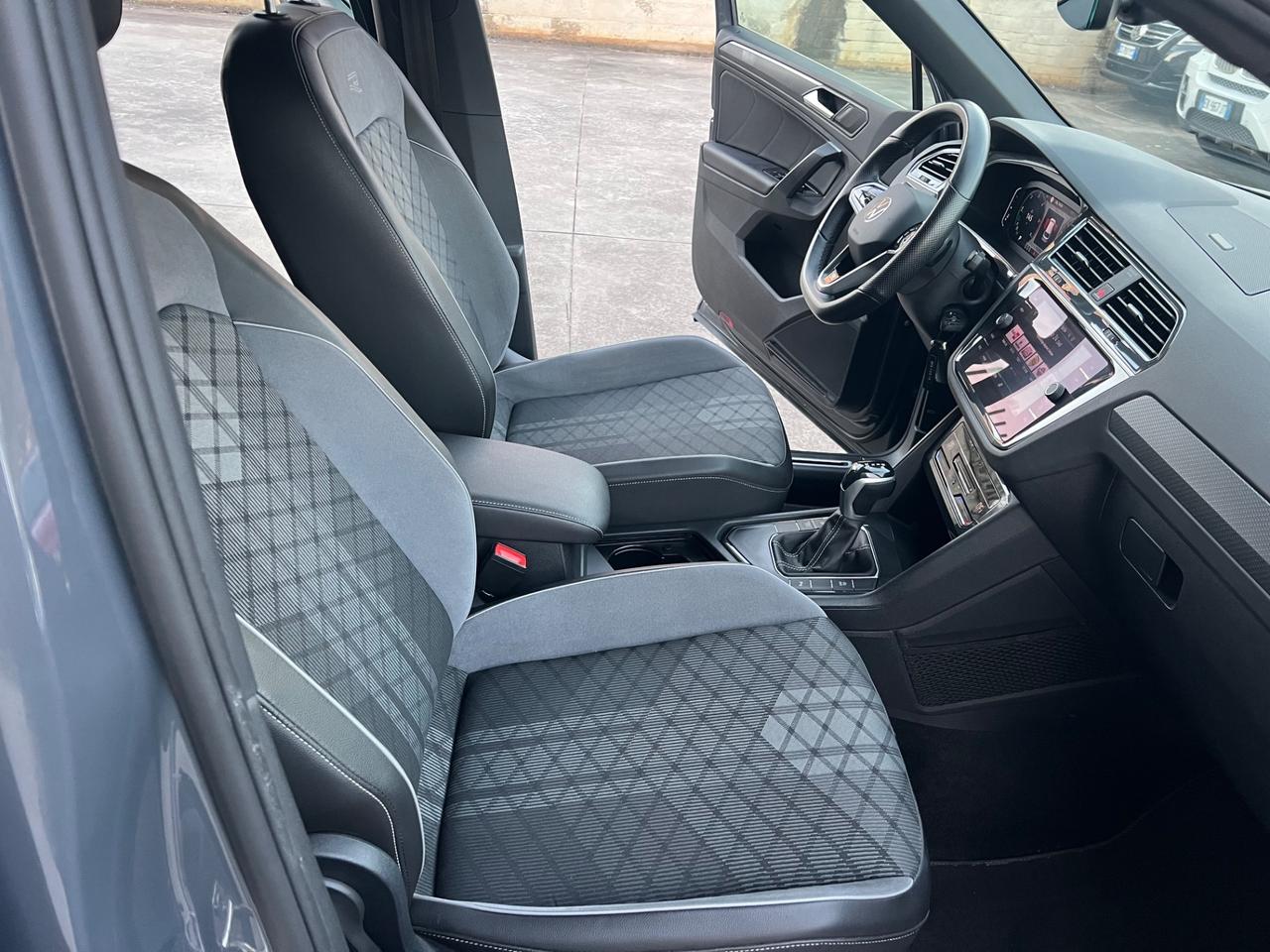 Volkswagen Tiguan 2.0 TDI 150 CV SCR DSG R-Line