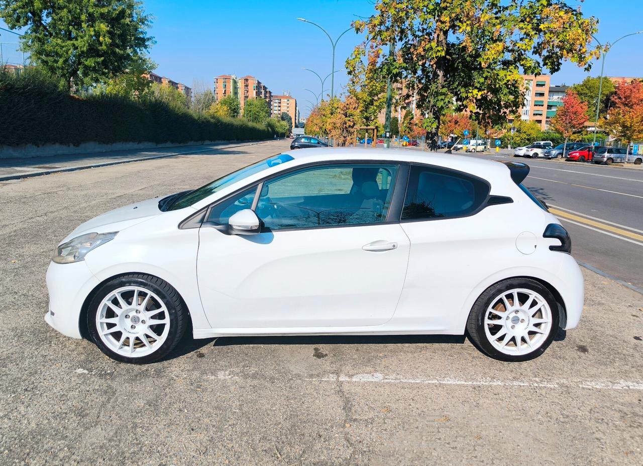 Peugeot 208 1o Serie 1.2VTI 82CV 3P Allure
