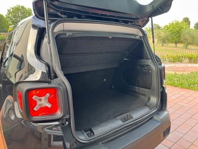 Jeep Renegade 1.6 Mjt 130 CV soli 34000 km Total Black da 150 euro al mese