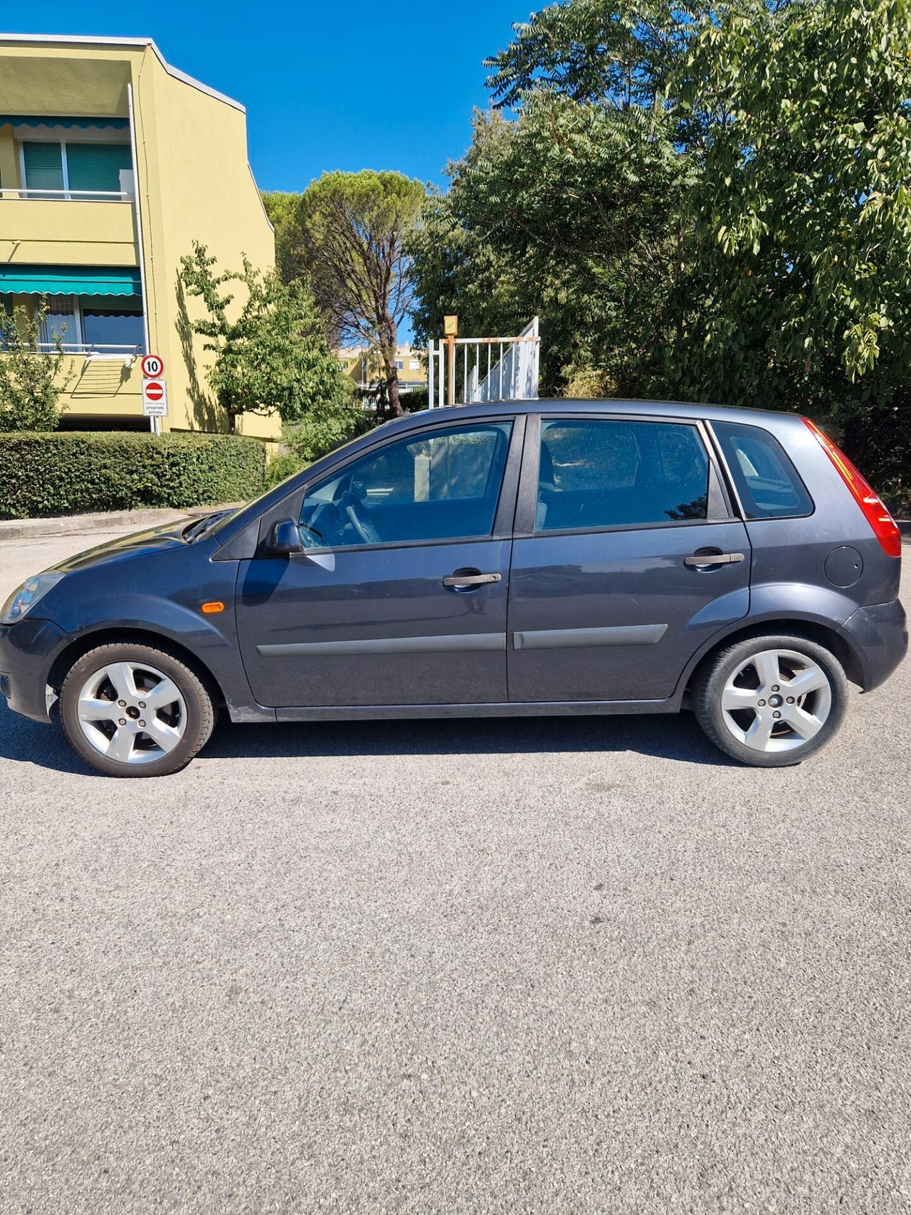 Ford Fiesta 1.2 Benz 75CV - Garanzia 12 Mesi