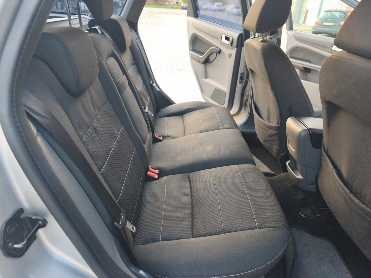 Ford Focus Sw 2009---2.0 Benzina GPL