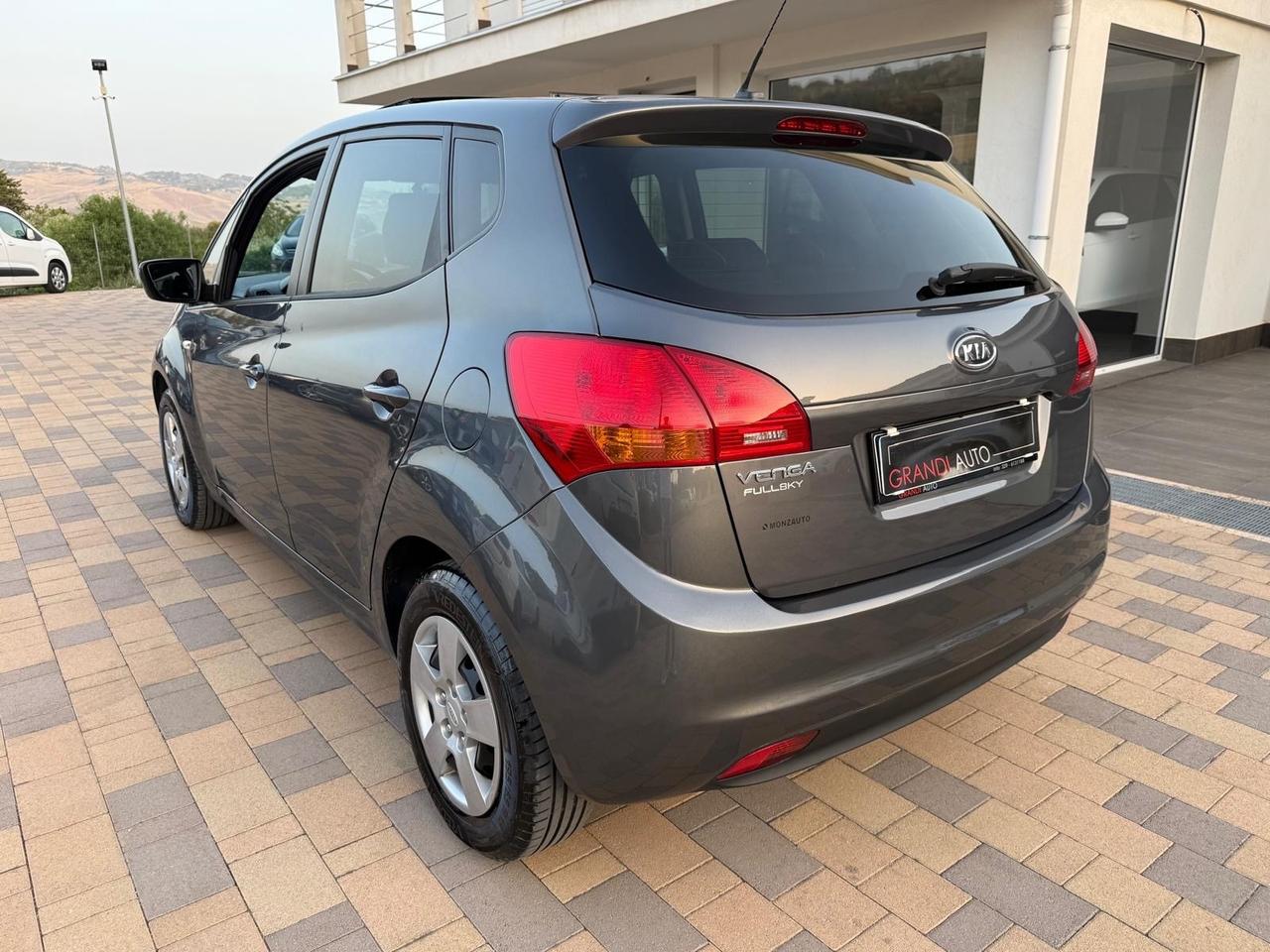 Kia Venga 1.4 CVVT Active TETTO APRIBILE
