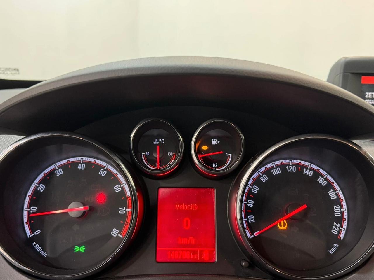 Opel Corsa 1.4 90CV GPL Tech 5 porte Cosmo