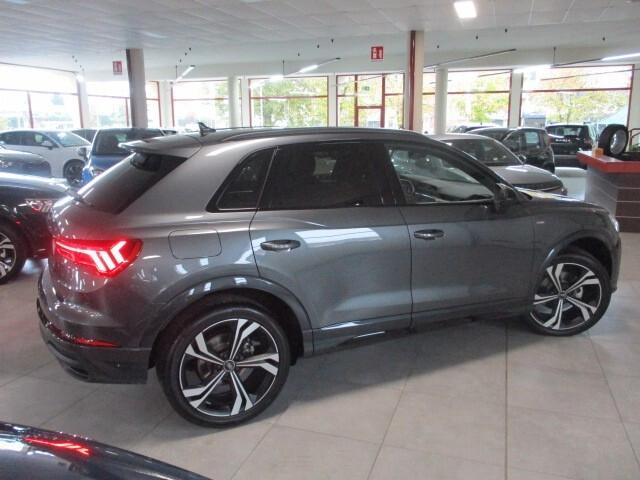 Audi Q3 35 TDI S tronic Blackline