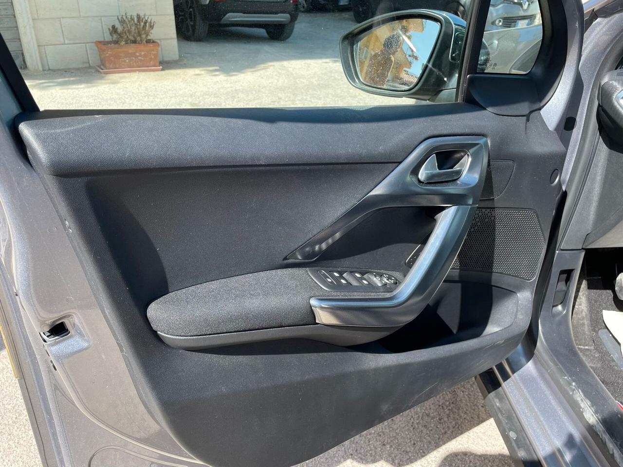 Peugeot 2008 1.6 HDI 120cv Black Matt