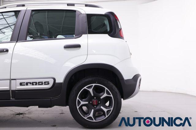 FIAT Panda 1.0 FIREFLY S&S HYBRID CITY CROSS NEOPATENTATI