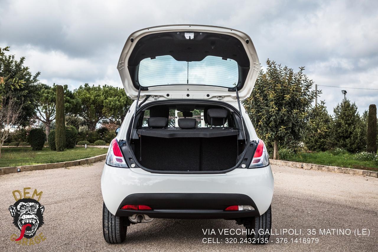 Lancia Ypsilon 1.2 69 CV 5 porte Elefantino Blu