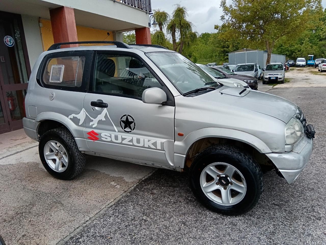 Suzuki Grand Vitara 2.0 TD 4X4 AUTOCARRO 2 POSTI