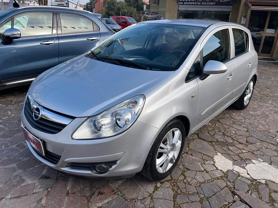 Opel Corsa 1.2 5 porte Easytronic Cosmo