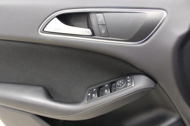 MERCEDES-BENZ B 180 d AUT.-NAVI-CAMERA-ECC... "OK NEOPATENTATI"
