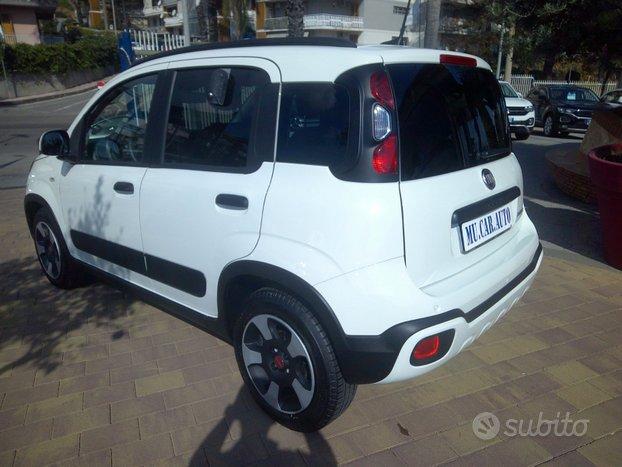 Fiat Panda 1.0 69cv firefly hybrid schermo touch 7"