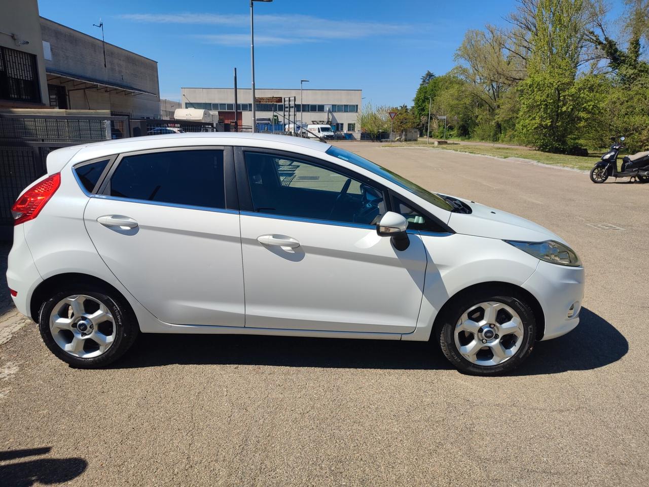 FORD FIESTA 2010 1.4DCI 50KW OK PER NEOPATENTATI