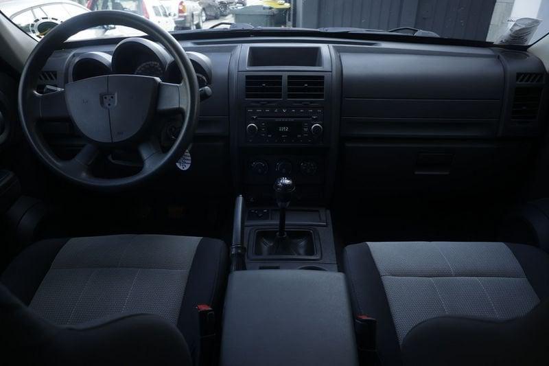 Dodge Nitro Dodge Nitro 2.8 CRD DPF SE 4WD 130KW ANNO 2008