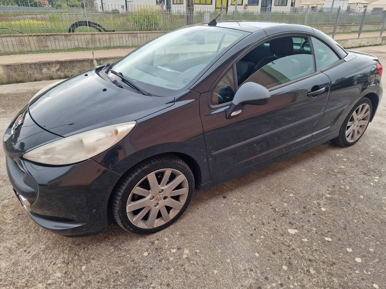 Peugeot 207 1.6 HDi 110CV CC Féline