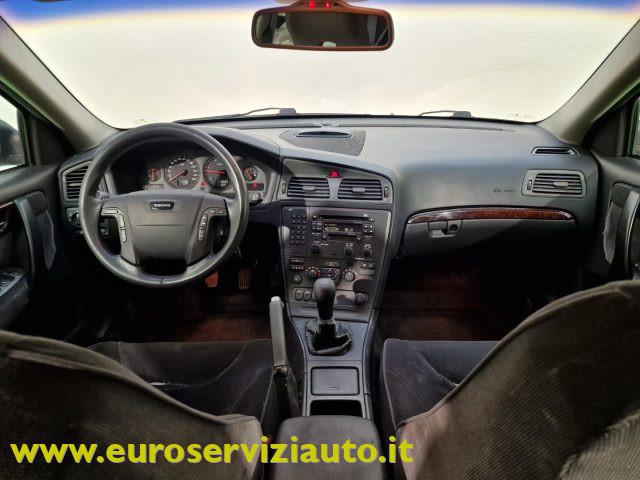 VOLVO V70 2.4 D5 20V cat