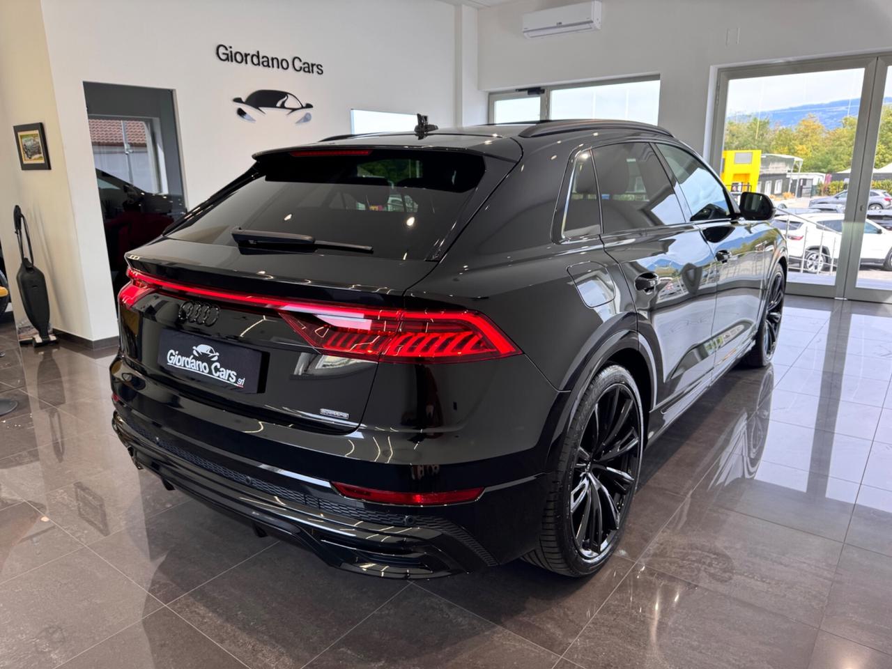 Audi Q8 50 TDI 286 CV quattro tiptronic s-line black edition tetto apribile