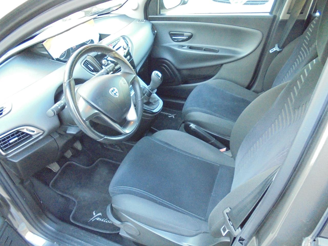 Lancia Ypsilon 1.2 69 CV 5 porte S&S Gold