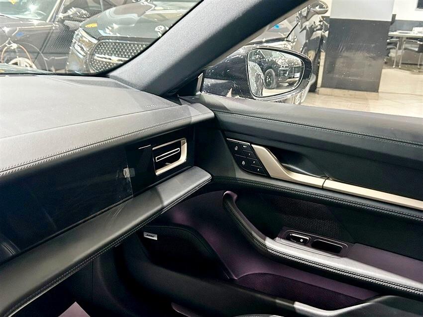 Porsche Taycan 4S Cross Turismo