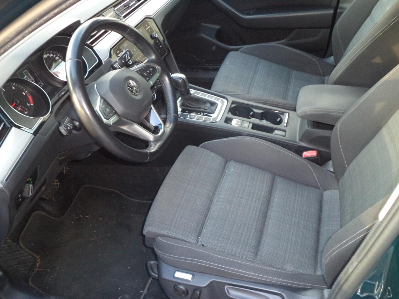 Volkswagen Passat Variant 1.6 TDI SCR DSG Business BMT