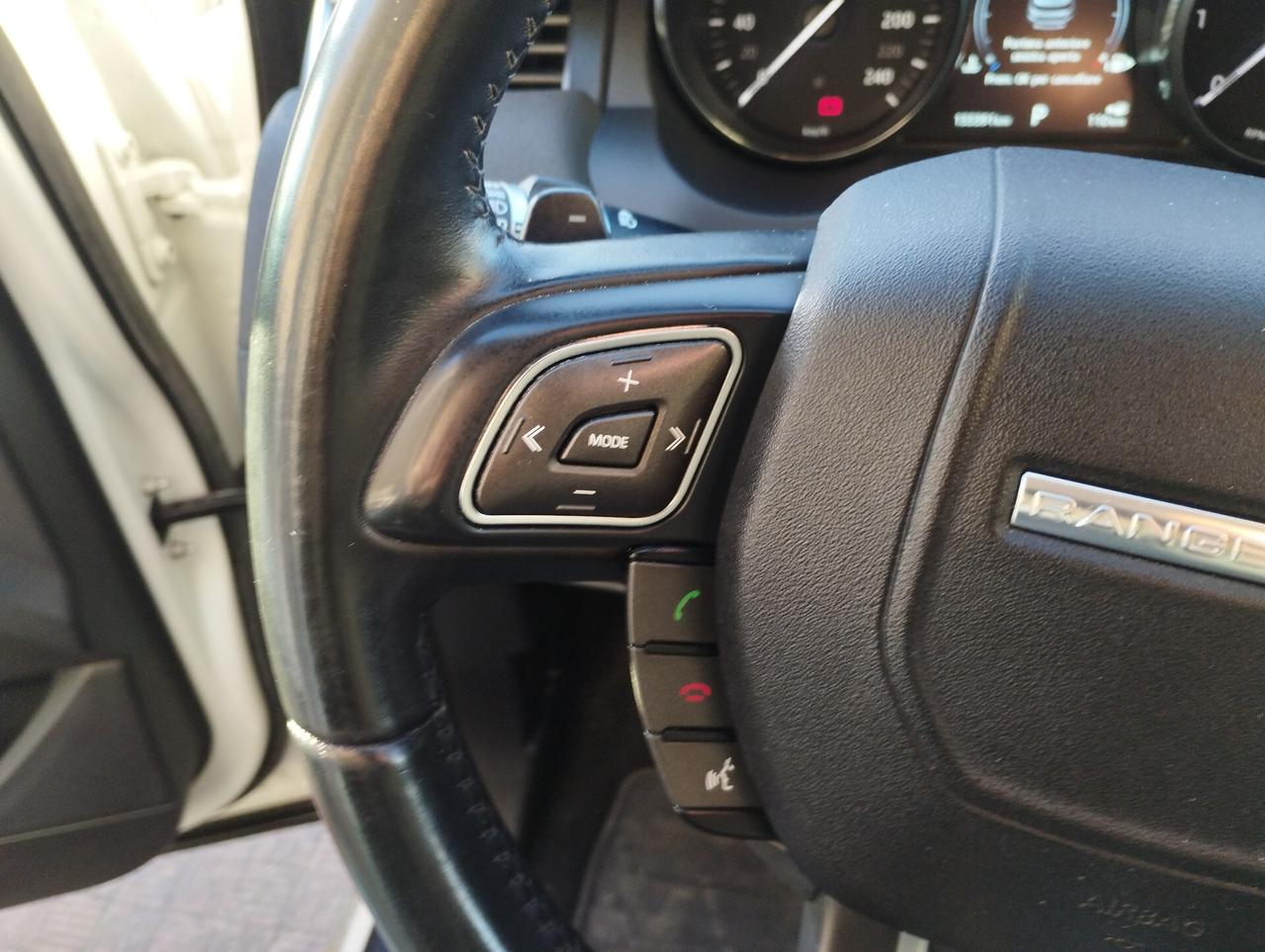 Land Rover Range Evoque 2.0 TD4 150 CV 5p. SE