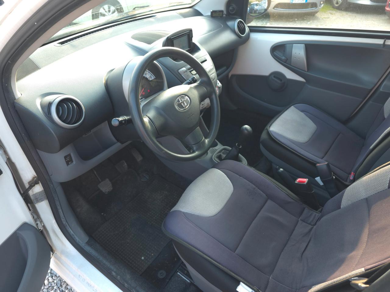 Toyota Aygo 1.0 12V VVT-i 5 porte Sol Connect