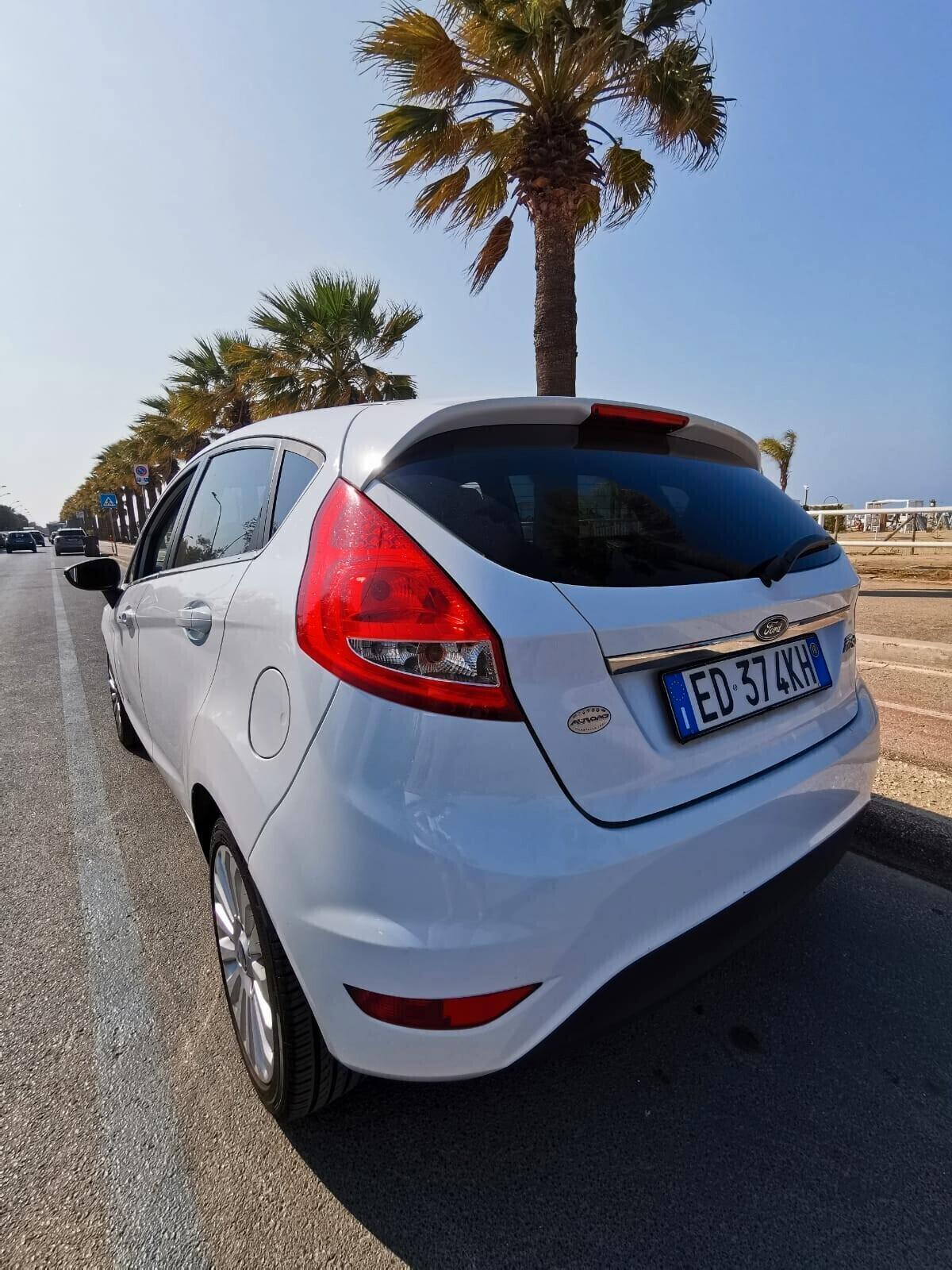 Ford Fiesta 1.4 5P. BzGPL Titanium 2010