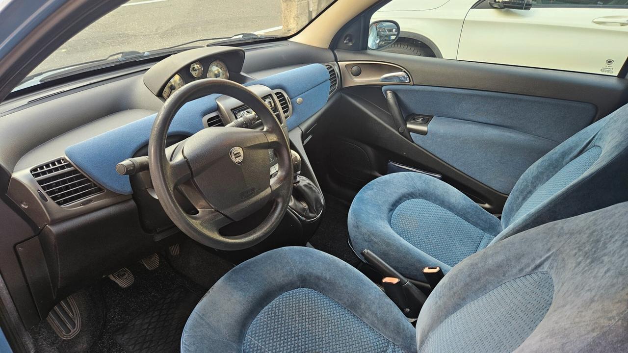 Lancia Ypsilon 1.2 8v CLIMA - NEOPATENTATI