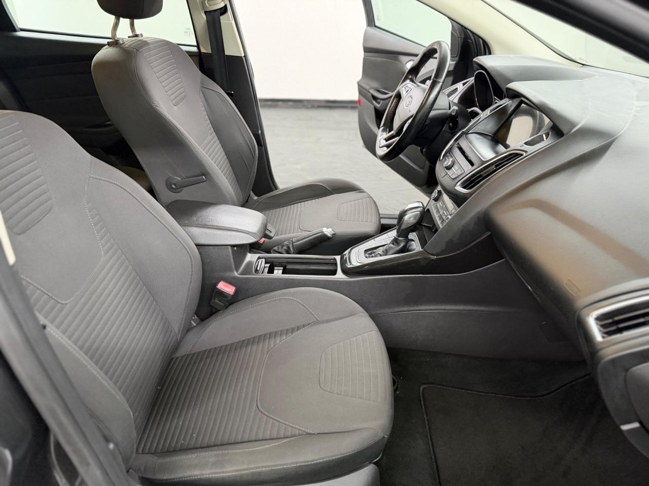 Ford Focus (anno 2017)CAMBIO AUTOMATICO