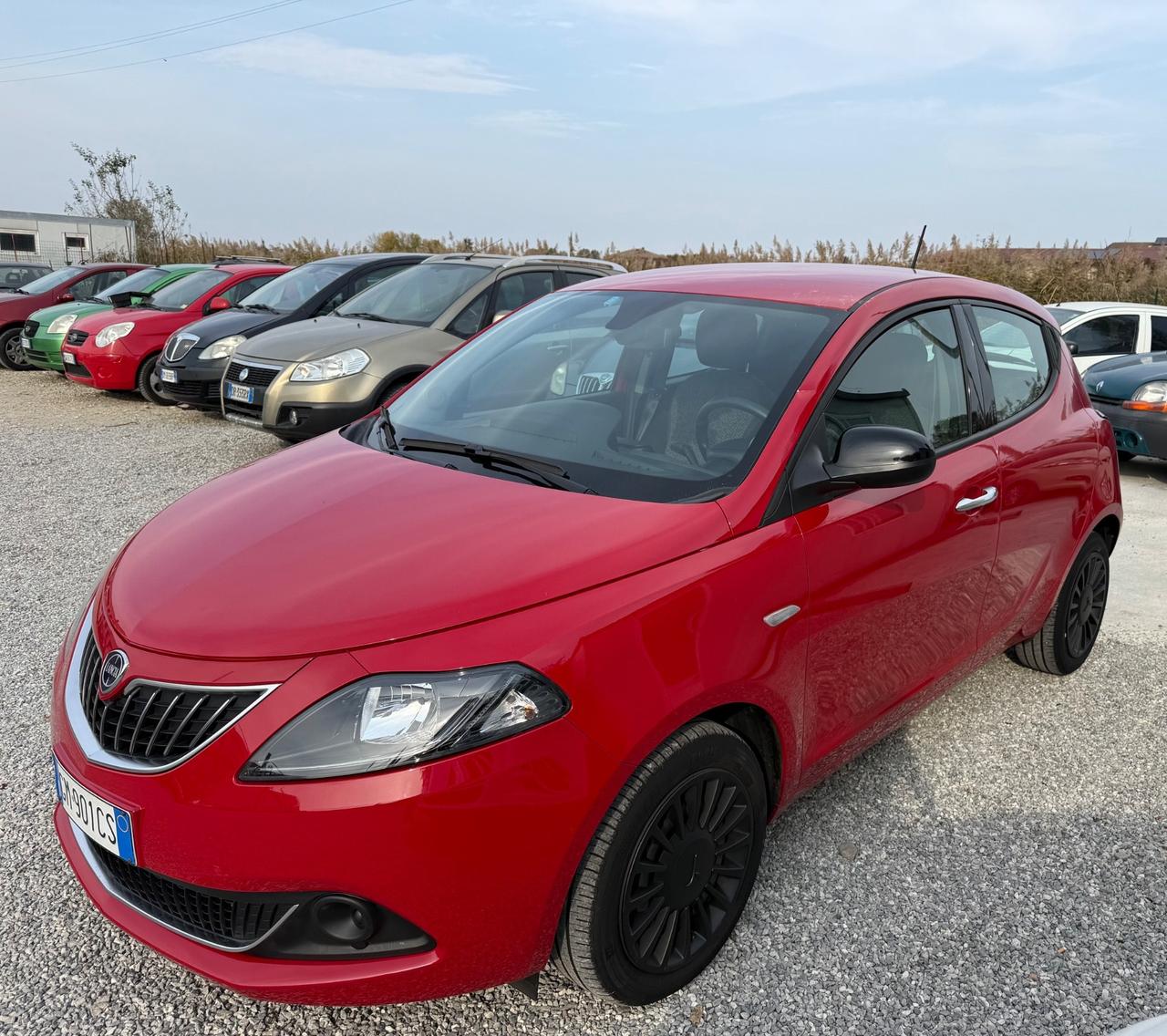 Lancia Ypsilon 1.0 FireFly 5 porte S&S Hybrid Alberta Ferretti