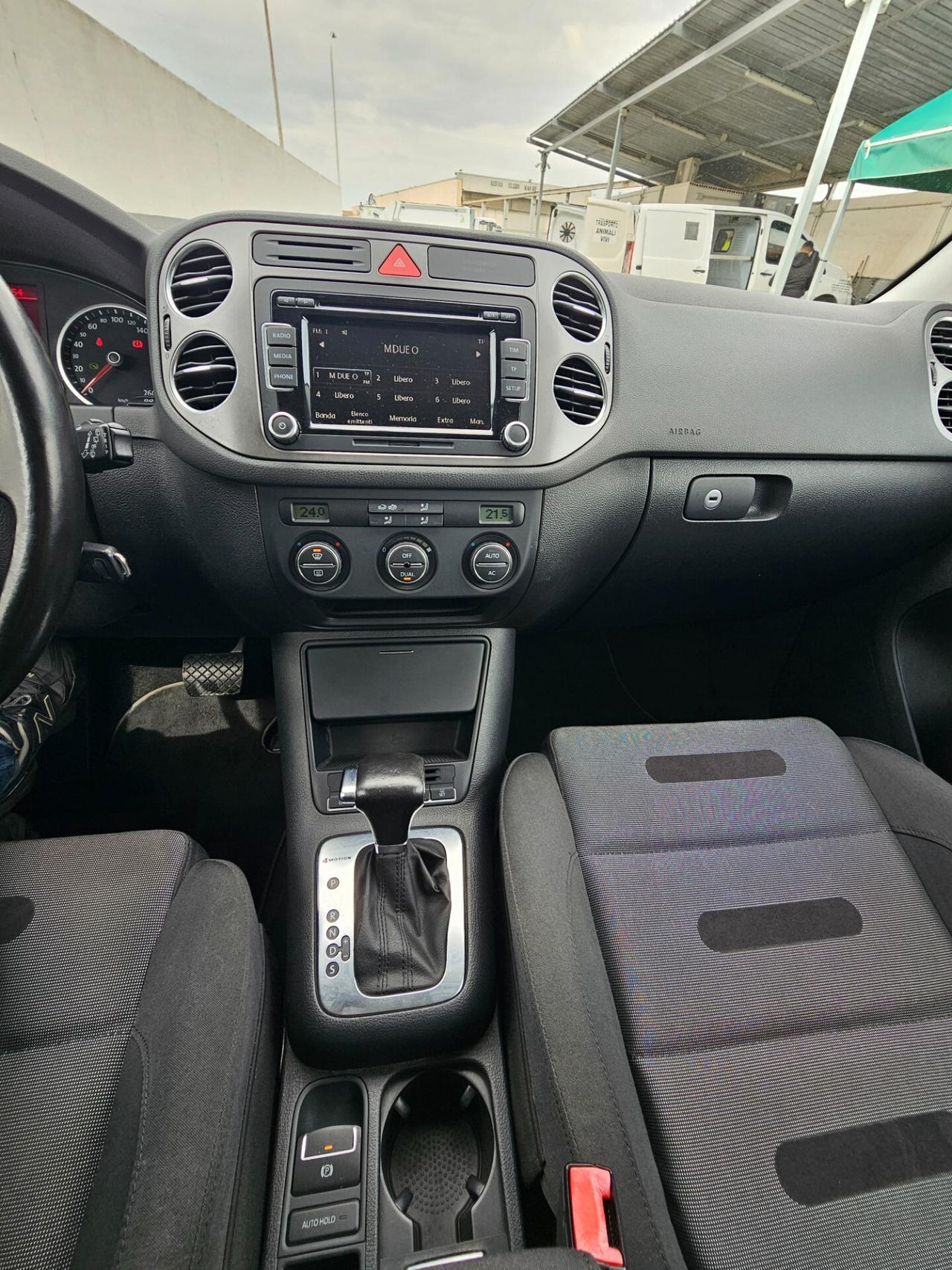 Volkswagen Tiguan 2.0 16V TDI DPF tiptronic Sport & Style (18°)