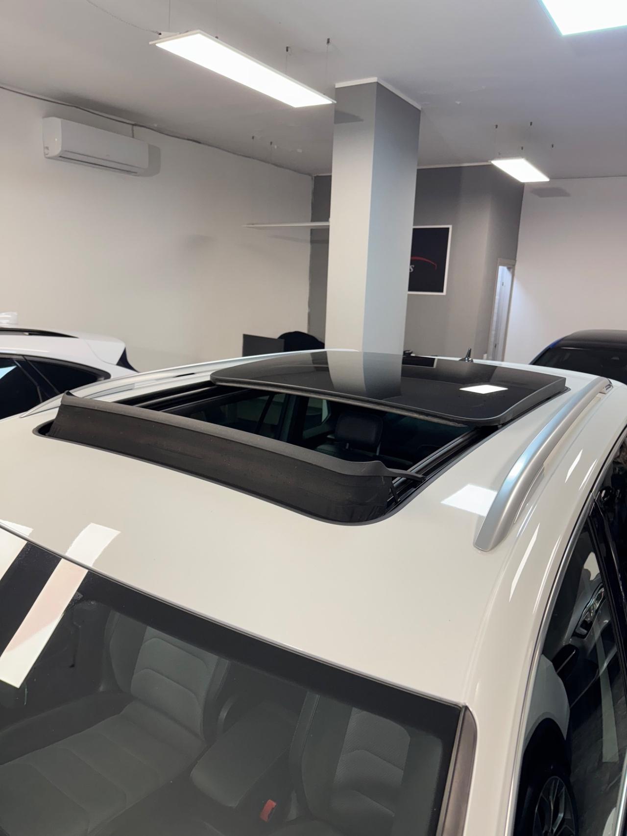 VOLKSWAGEN TIGUAN 2.0 TDI 190 CV TETTO APRIBILE