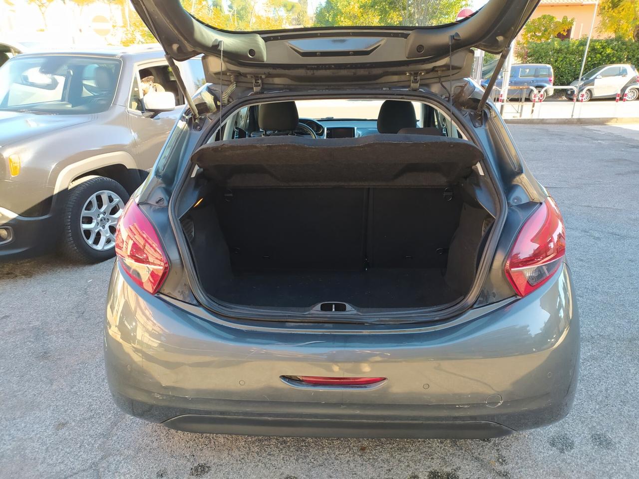 Peugeot 208 BlueHDi 100 5 porte Allure