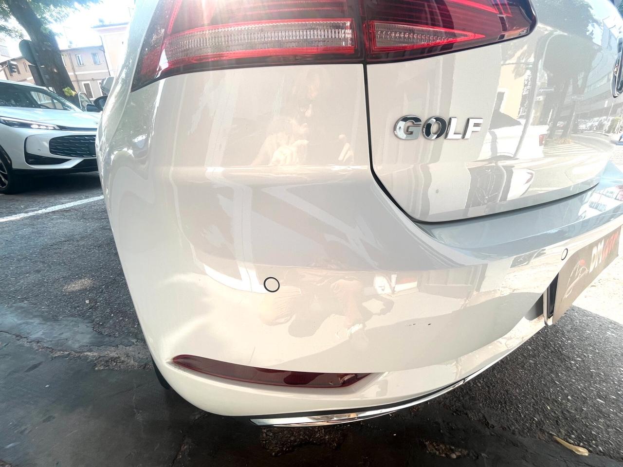 VOLKSWAGEN GOLF VII TGI METANO 130CV EXECUTIVE DSG NAVI ALCANTARA SENSORI DI PARCHEGGIO ANTERIORI POSTERIORI CERCHI IN LEGA OK NEOPATENTATI - CON € 25 percorrenza KM 460 - GARANZIA 12 MESI -
