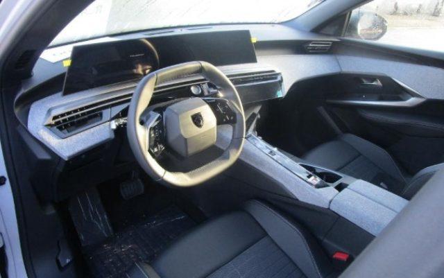 PEUGEOT 3008 Hybrid 145 e-DCS6 Allure