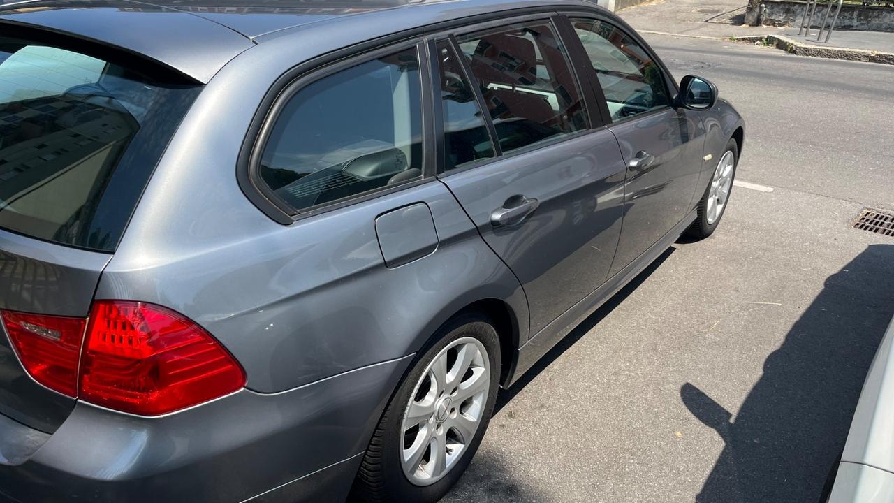 Bmw 318 318i cat Touring Attiva